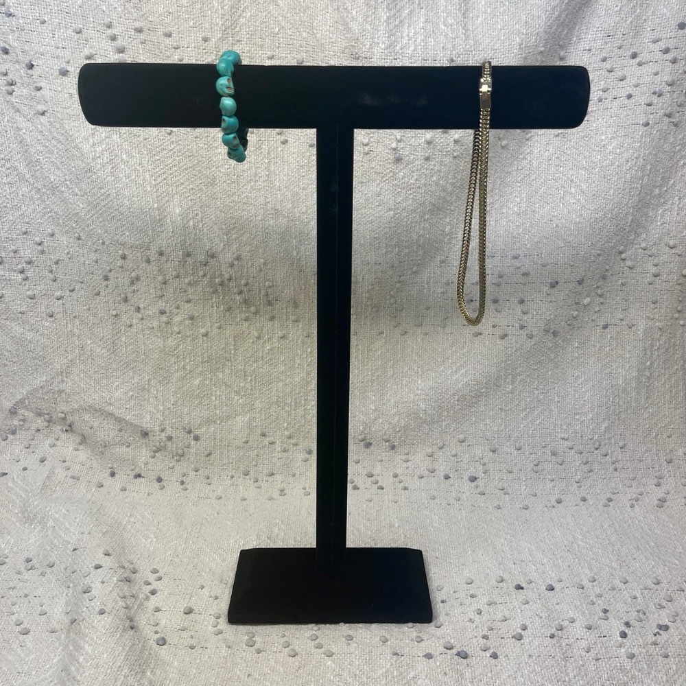 Velvet jewelry holder